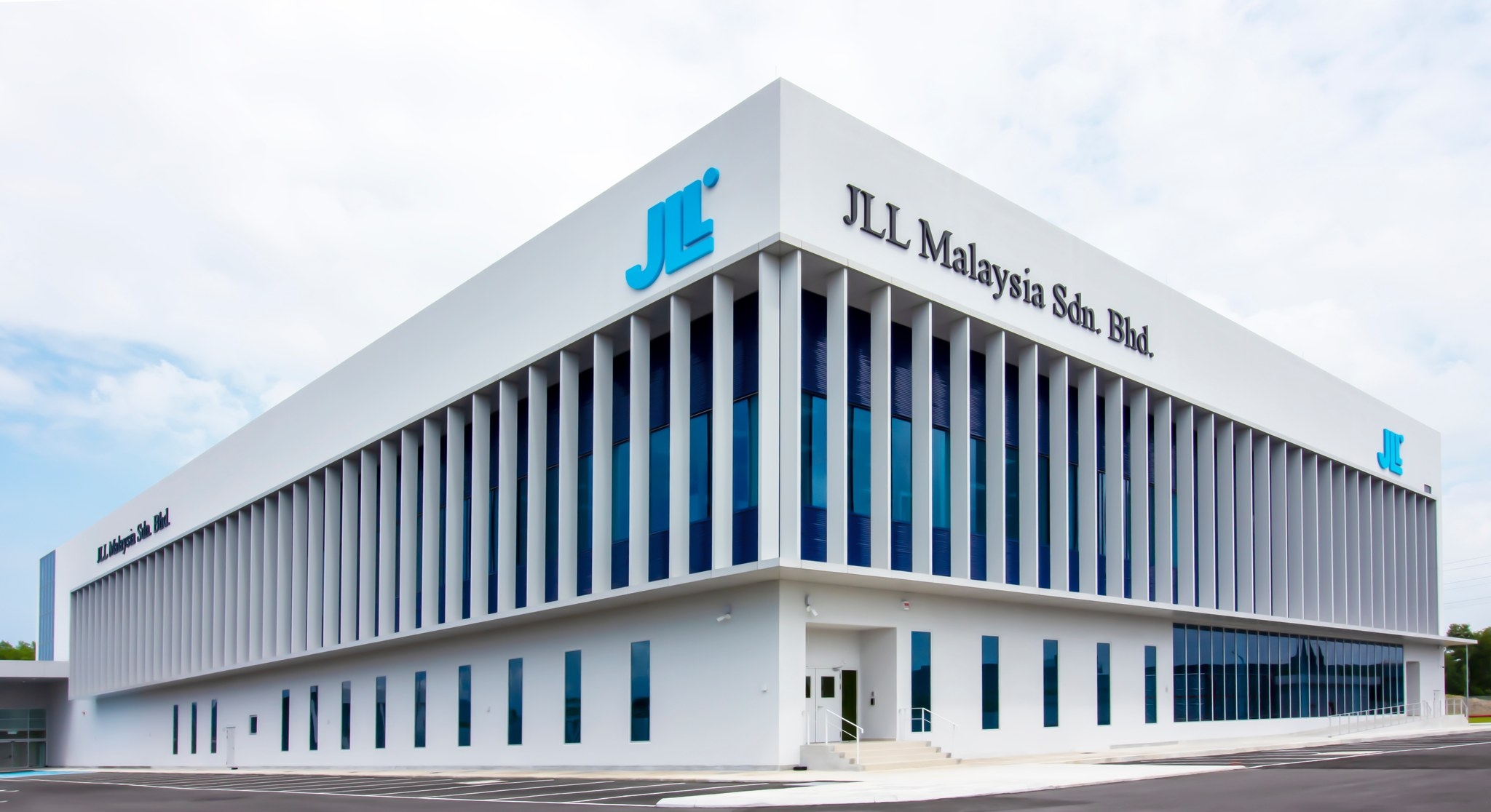 JLL - 🌟 Job Applications for 2026 Now Open! 🌟 We are hiring for the ...