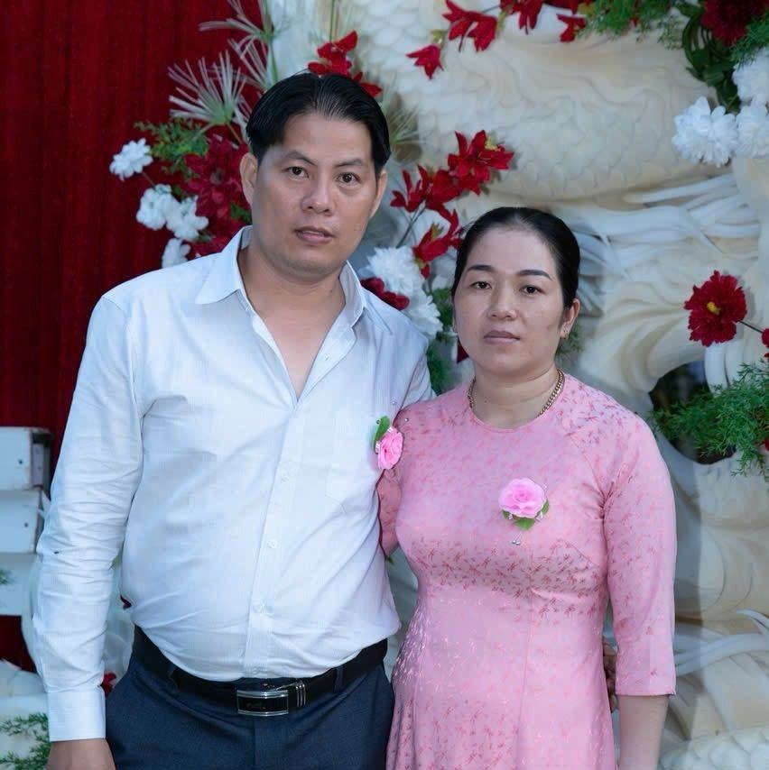 Con gái bả bả dìm bả quở chứ hễ ai chê con bả xấu là bả dựt mồng bả dỗi ...