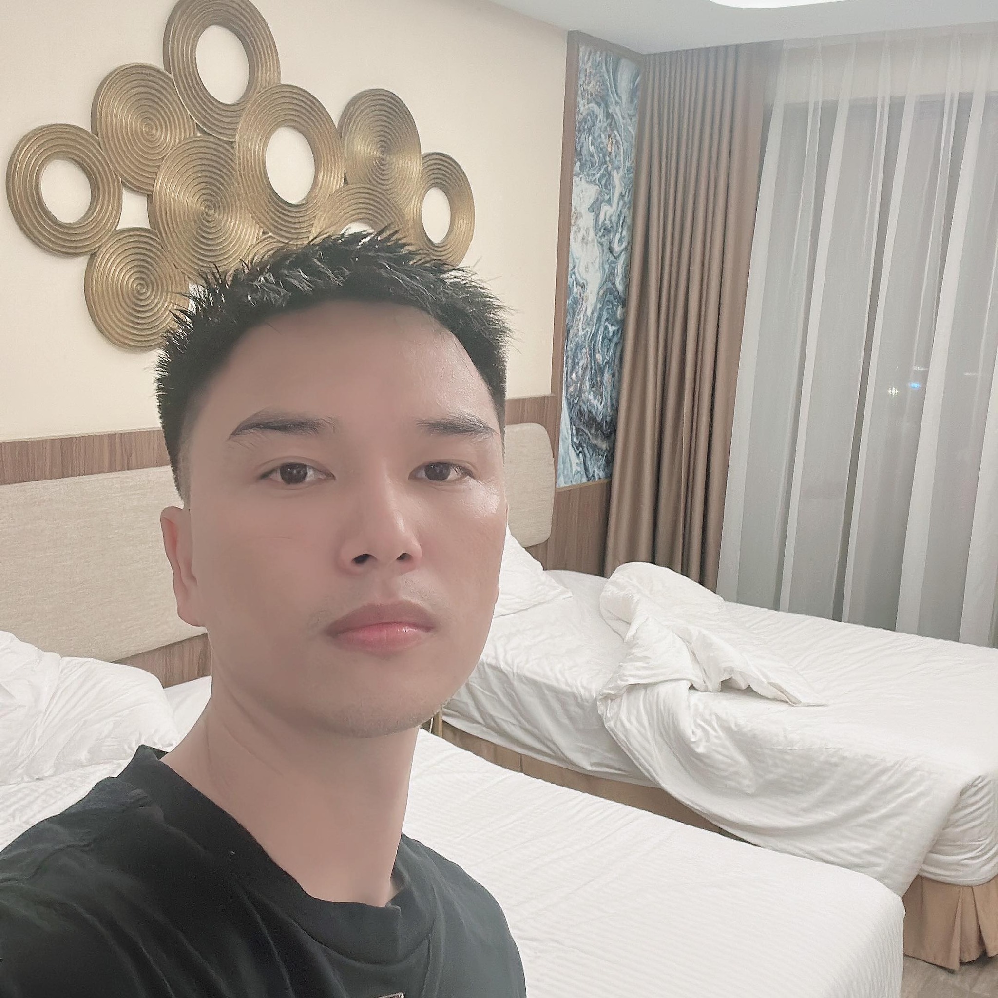 Em cho phép tụi anh hun đó ahihi! 🤞🏻 | Vitamin Girl | Facebook