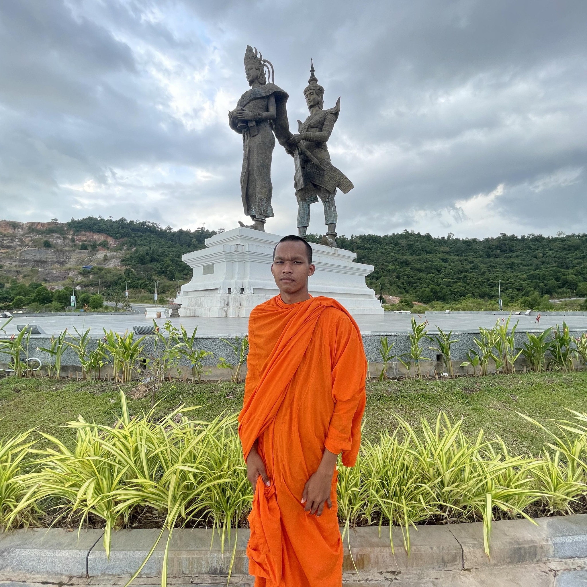 សឿង វិរះ