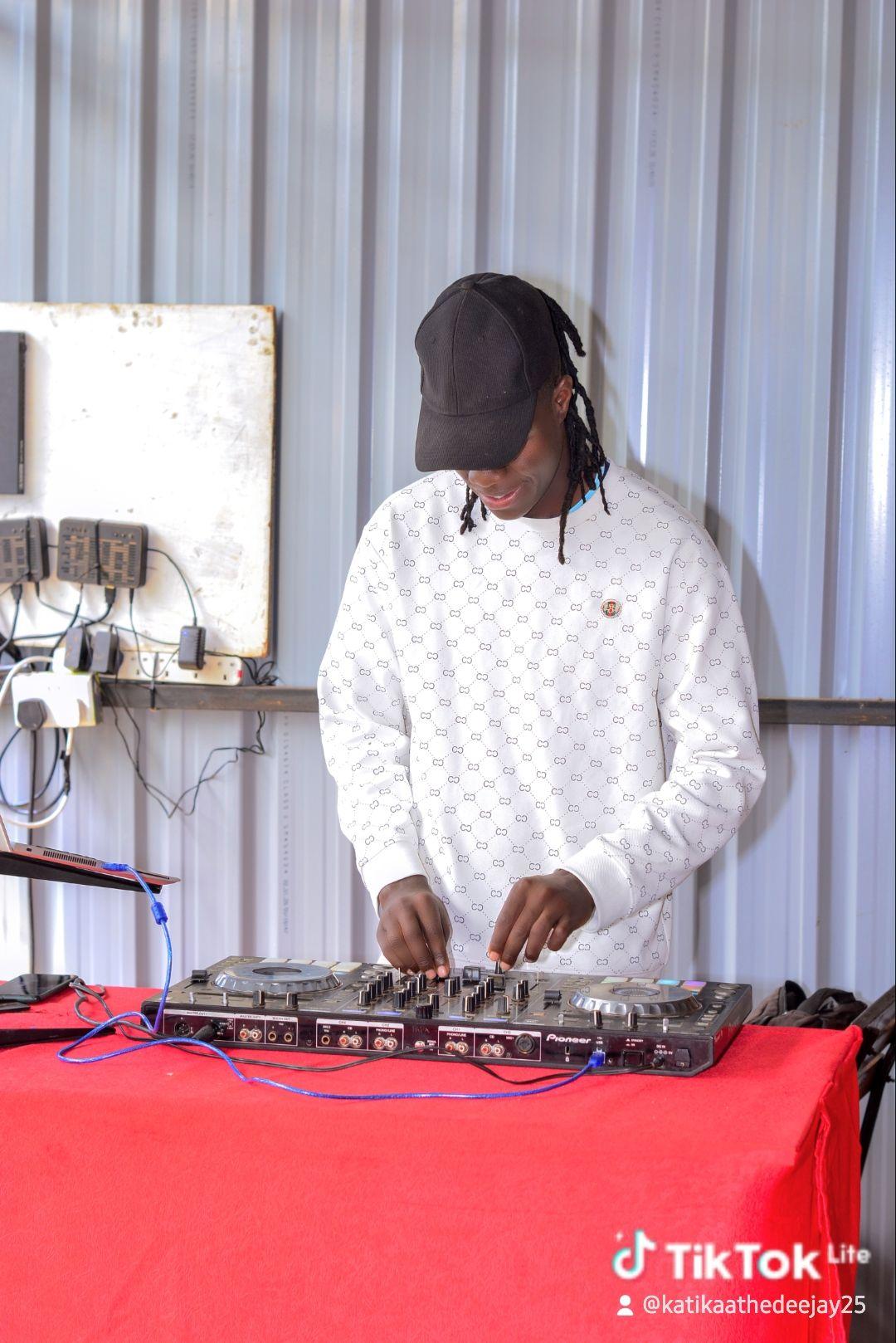 Katika Deejay