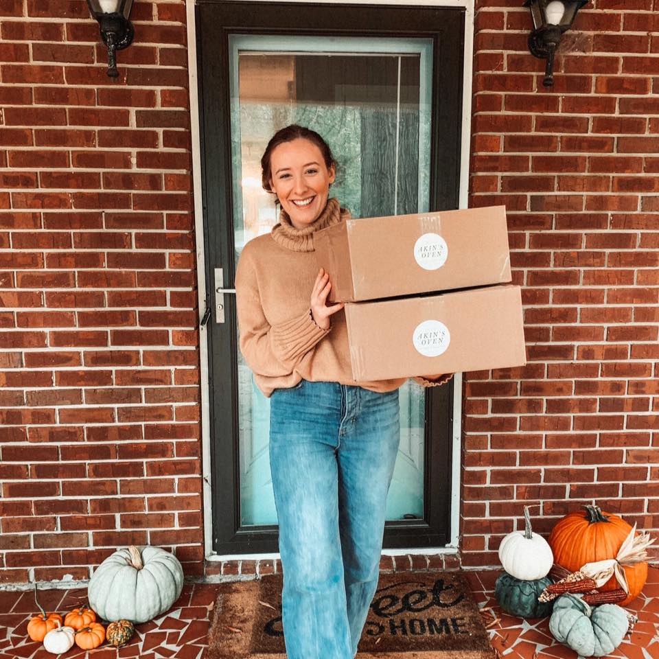 The wait is almost over🤎🎃🍂 Macaron Boxes arrive THIS weekend🙌🏼🧡 #bake # ...