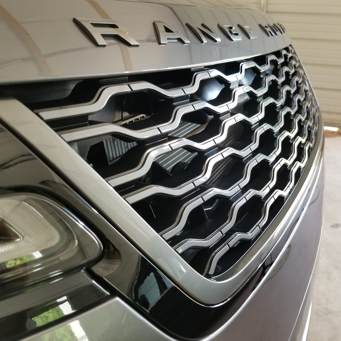 BMW i3 NZ | I noticed today that some bubbling has started on the roof ...
