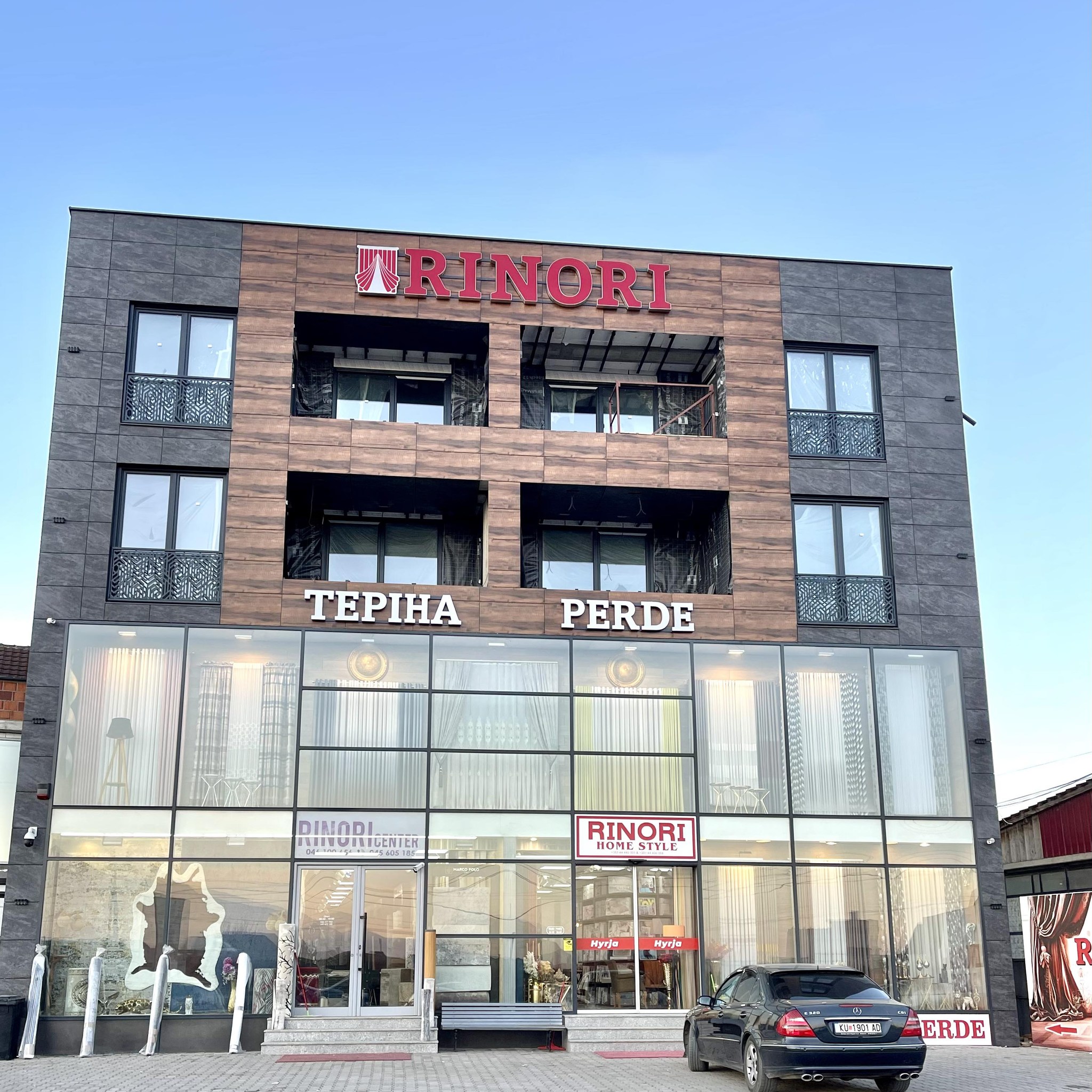 Rinori Center Salloni i... - Rinori Center Salloni i Tepihave