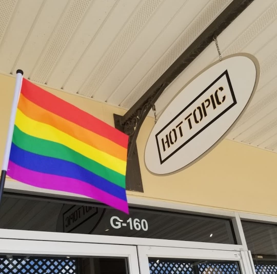 Hot Topic Outlet Howell | Howell MI
