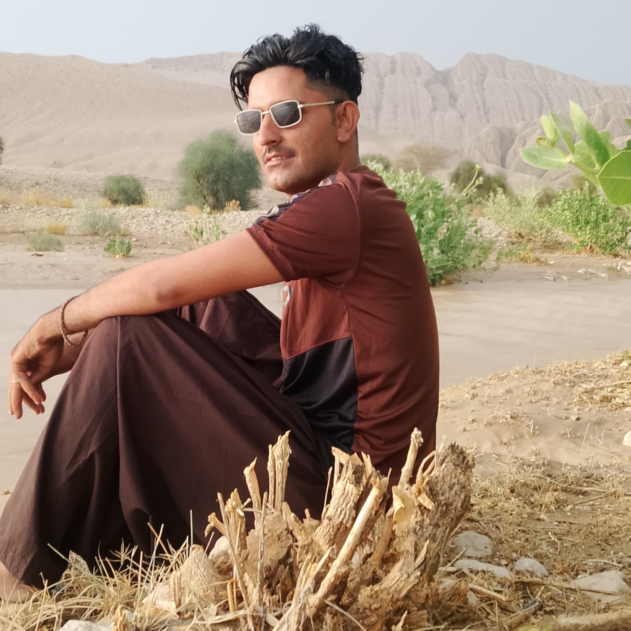 hassan-ali-kis-line-main-a-rha-hai-bhai-rola-bara-lag-rha-hassanali
