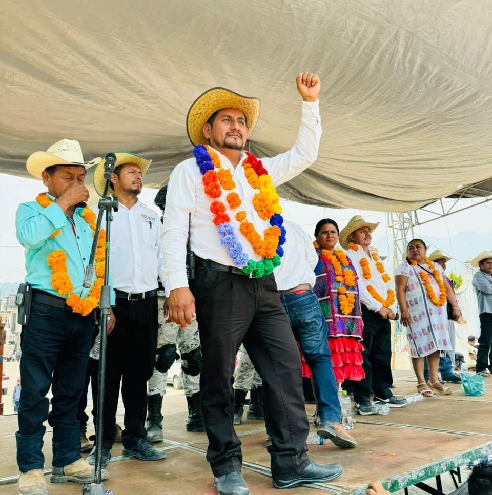 El inicio de obra de la barda de la iglesia de El Coyul cochoapa El ...