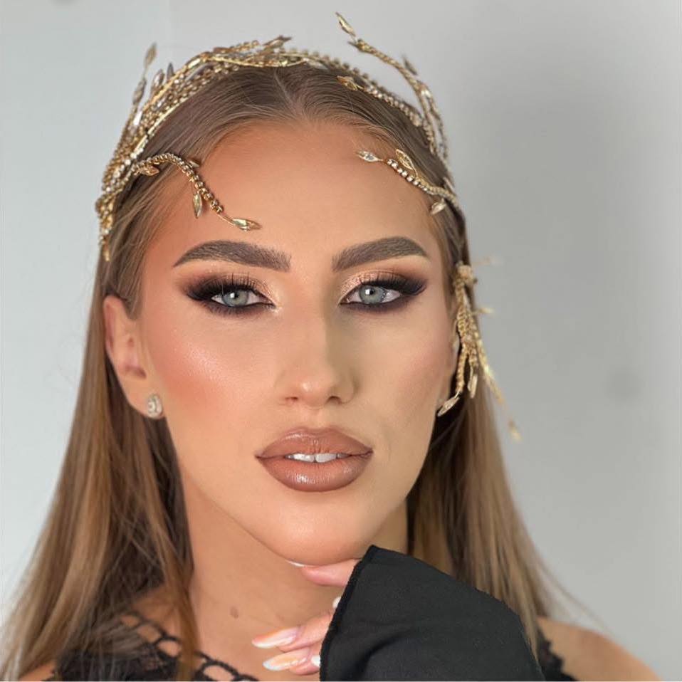 Elena Raluca B.Makeup Artist&Hairstylist | Smardanu Nou