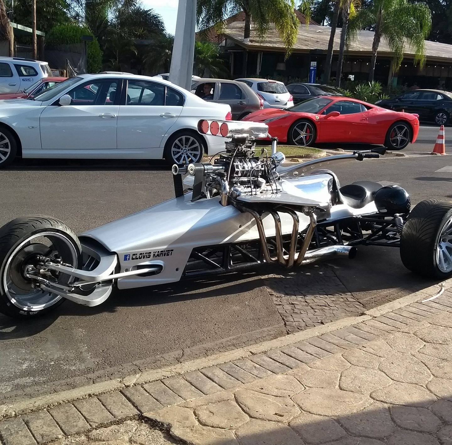 Triciclo V8 Karvet | Brasília DF