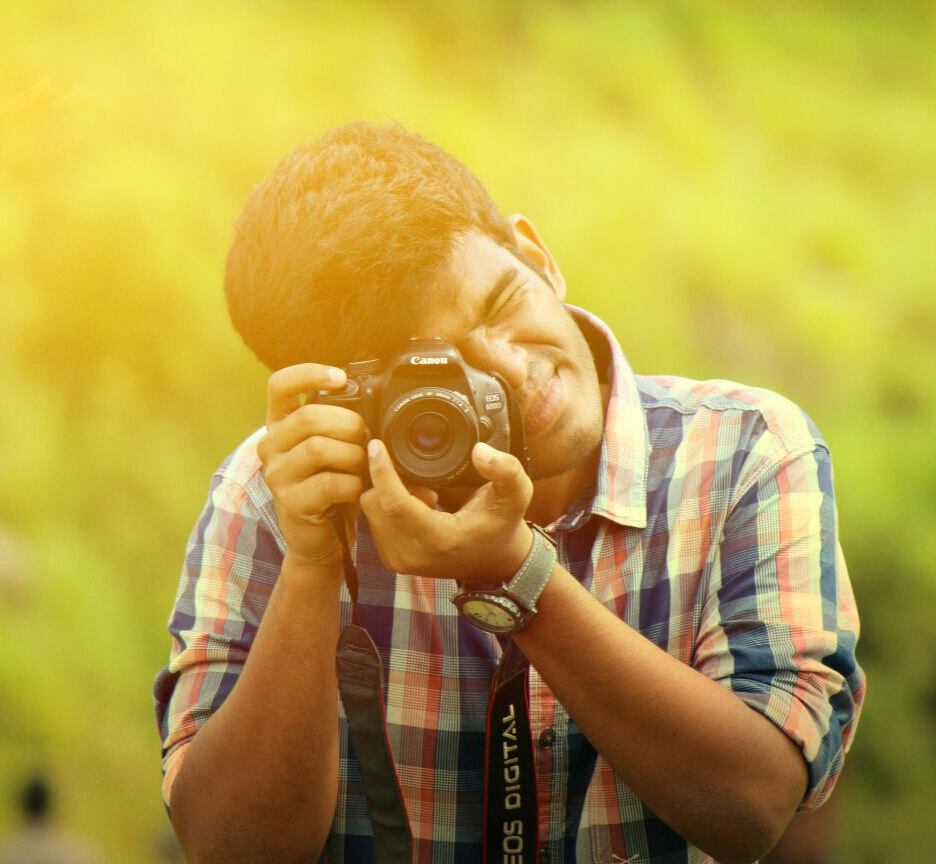 Screenshots - No pre-wedding photography is complete without a cliche ...