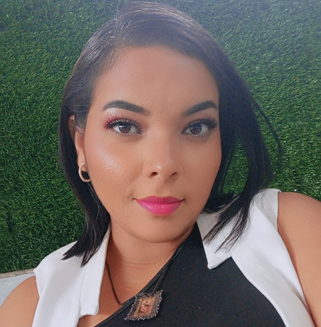 Katty Rugel, Locutora
