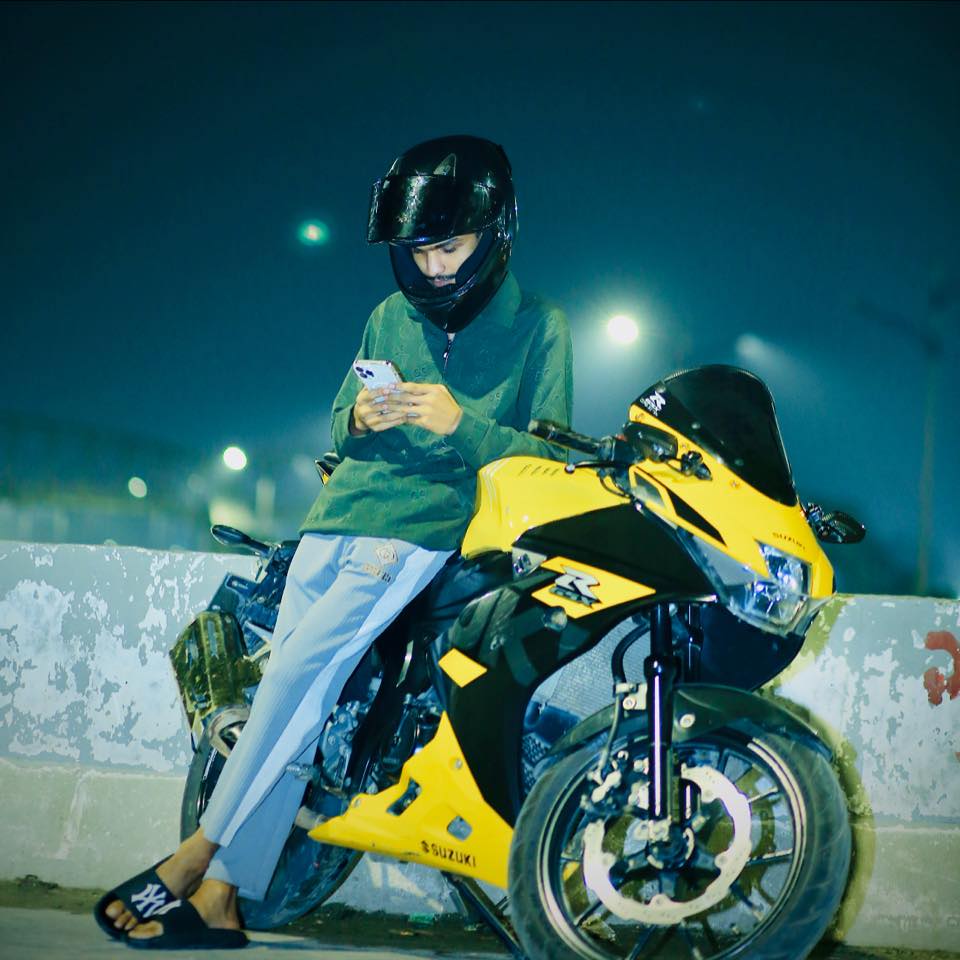 Anik F F