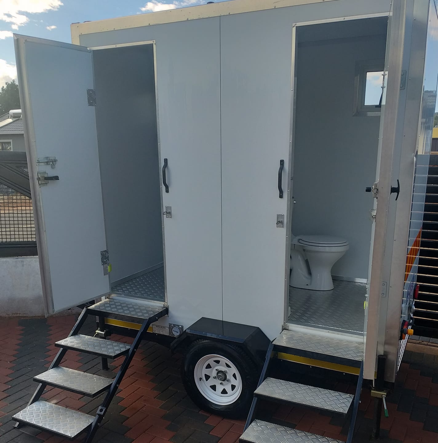 TC PRO Rentals Mobile Vip Toilet & Freezer for hire Cell : 0839696647 ...