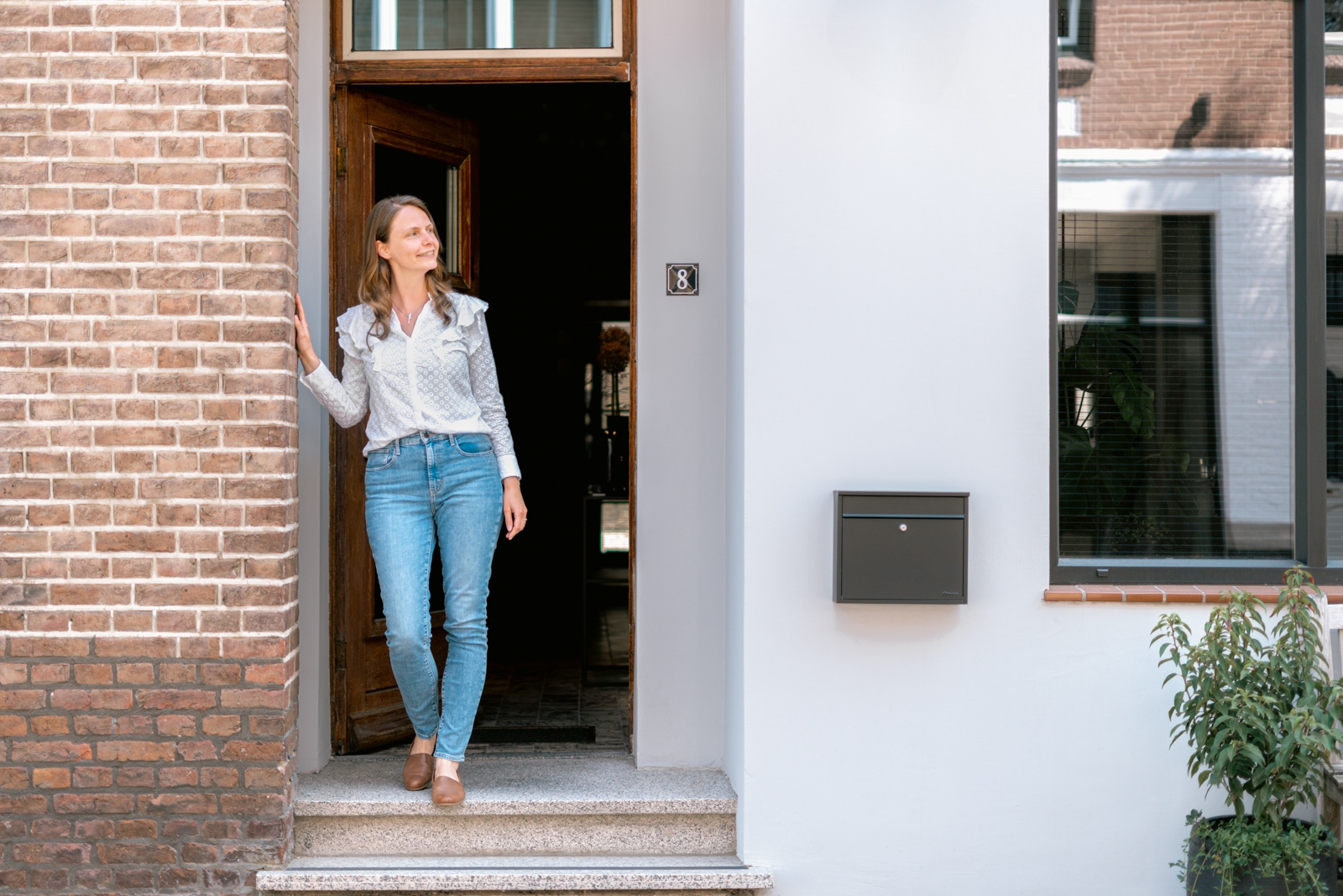 Laura - Strak gestucte wanden gecombineerd met authentieke elementen ...