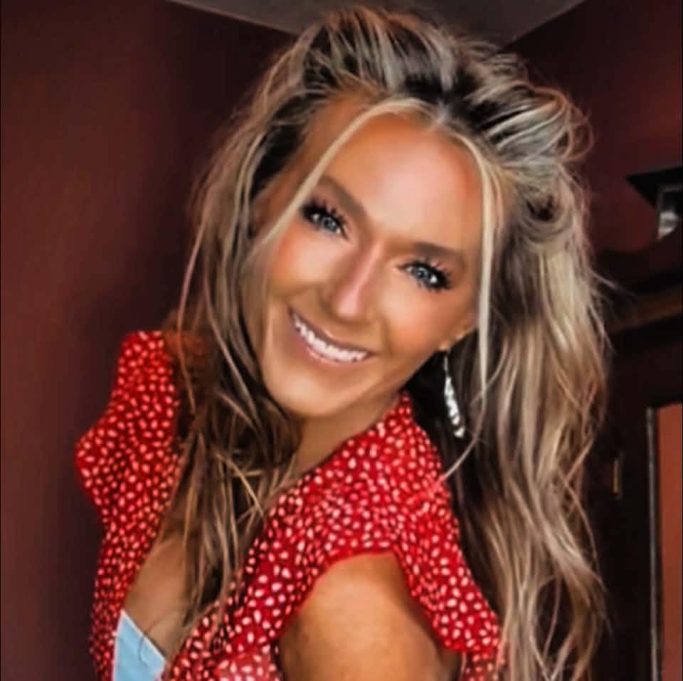 Angela Riddell