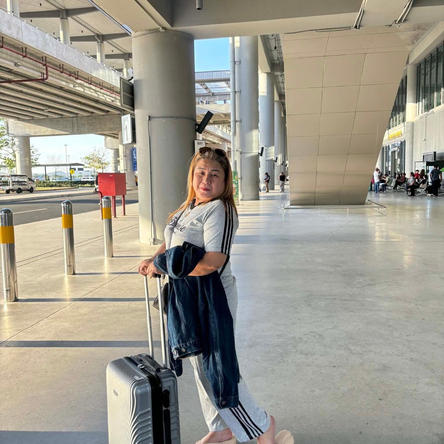 Nahihiya ako, bakit kasi may picture ko? 😅 ️ Anywayssss, Salamat Grade ...
