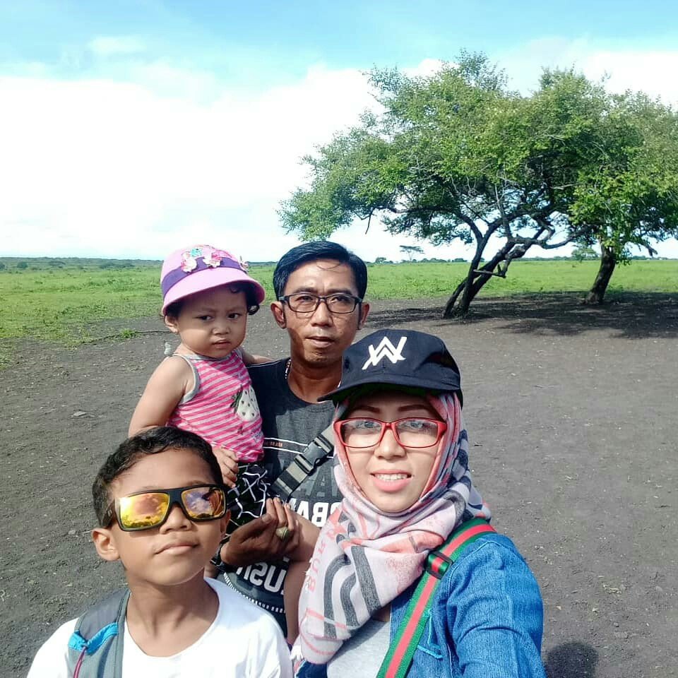 Rahmad Basuki Riyadi ready produk K Link dan rokok kretek herbal CK ...