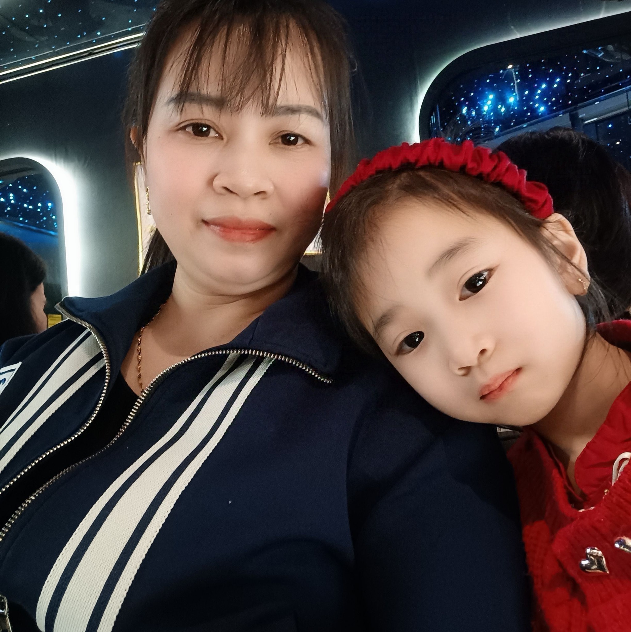 CHỢ XUÂN MAI - RAO VẶT CHƯƠNG MỸ | Em sẵn ạ. 55k 2c. 80k 3c. 100k 4c ...