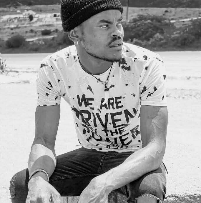 WATCHl 🚨Xola Nqola, a member of parliament for the ANC, posed a series ...