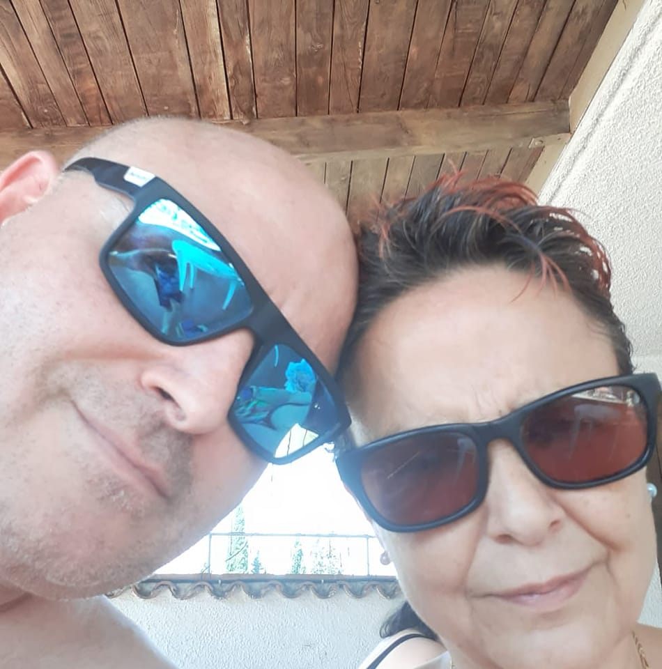 buon-onomastico-amore-ti-amiamo-tantissimo-questa-e-la-tua-canzone