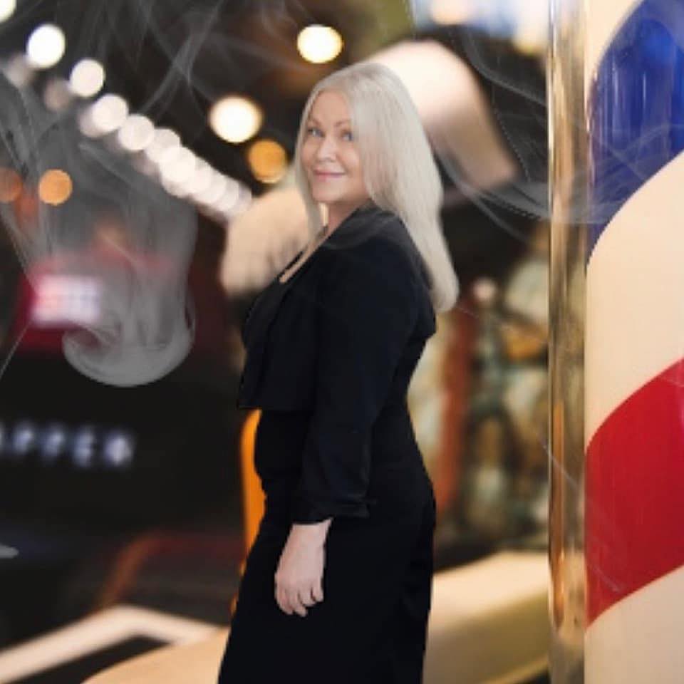 Australian Female Barbers - SIMONE @sim_barbergeelong ...