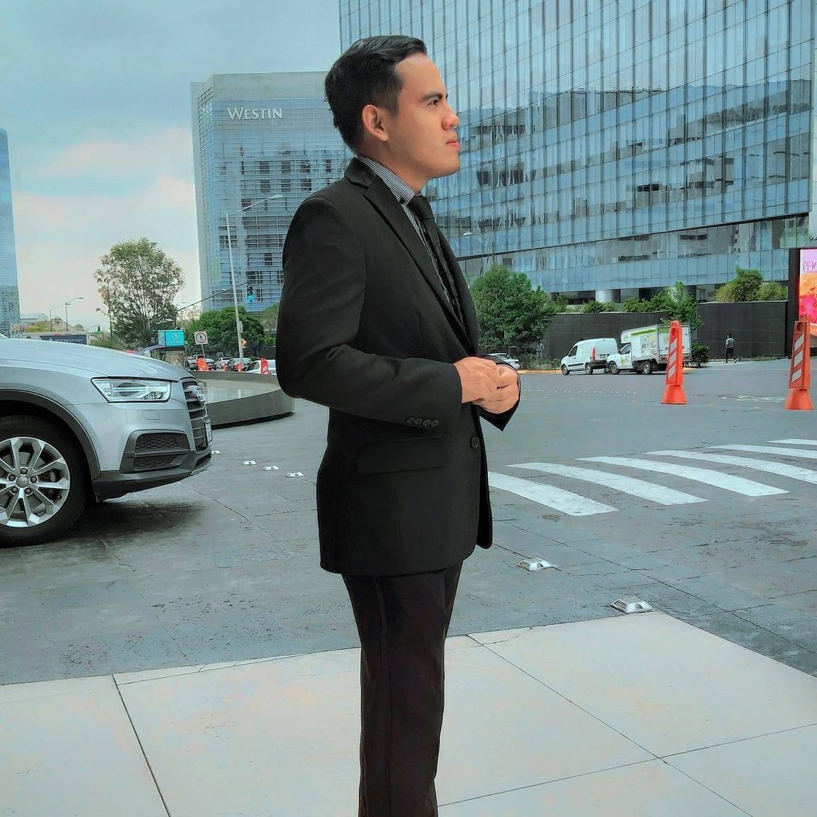 Luis R Martinez Torres