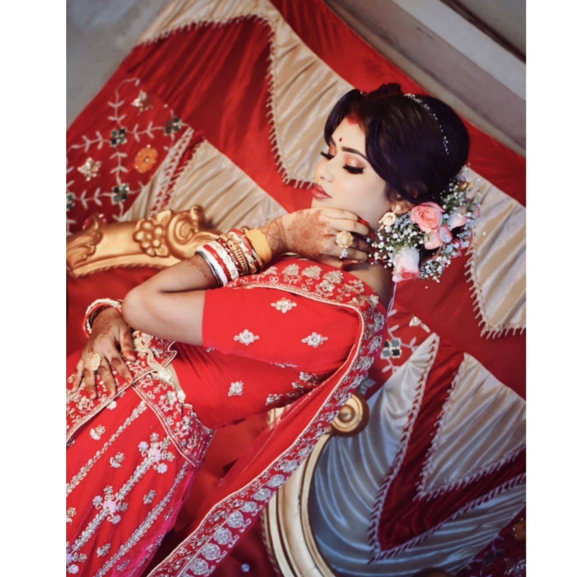 Qūêèñ Eßhå
