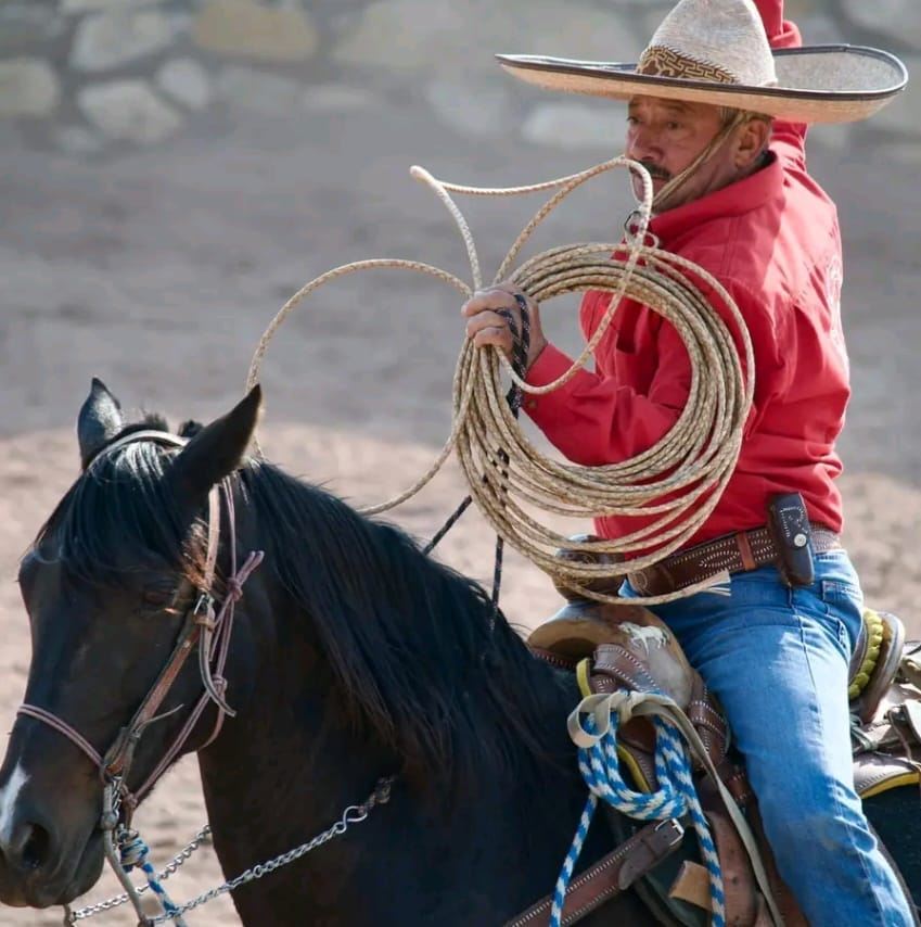 #practicar cómo usar las espuelas en el caballo #primera vez #fyp ...