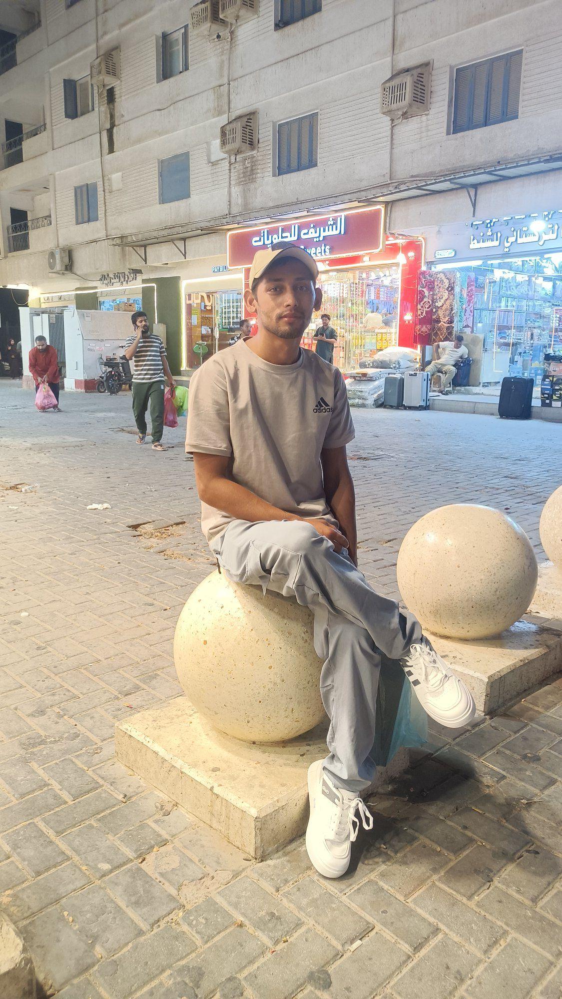 Rais Khan