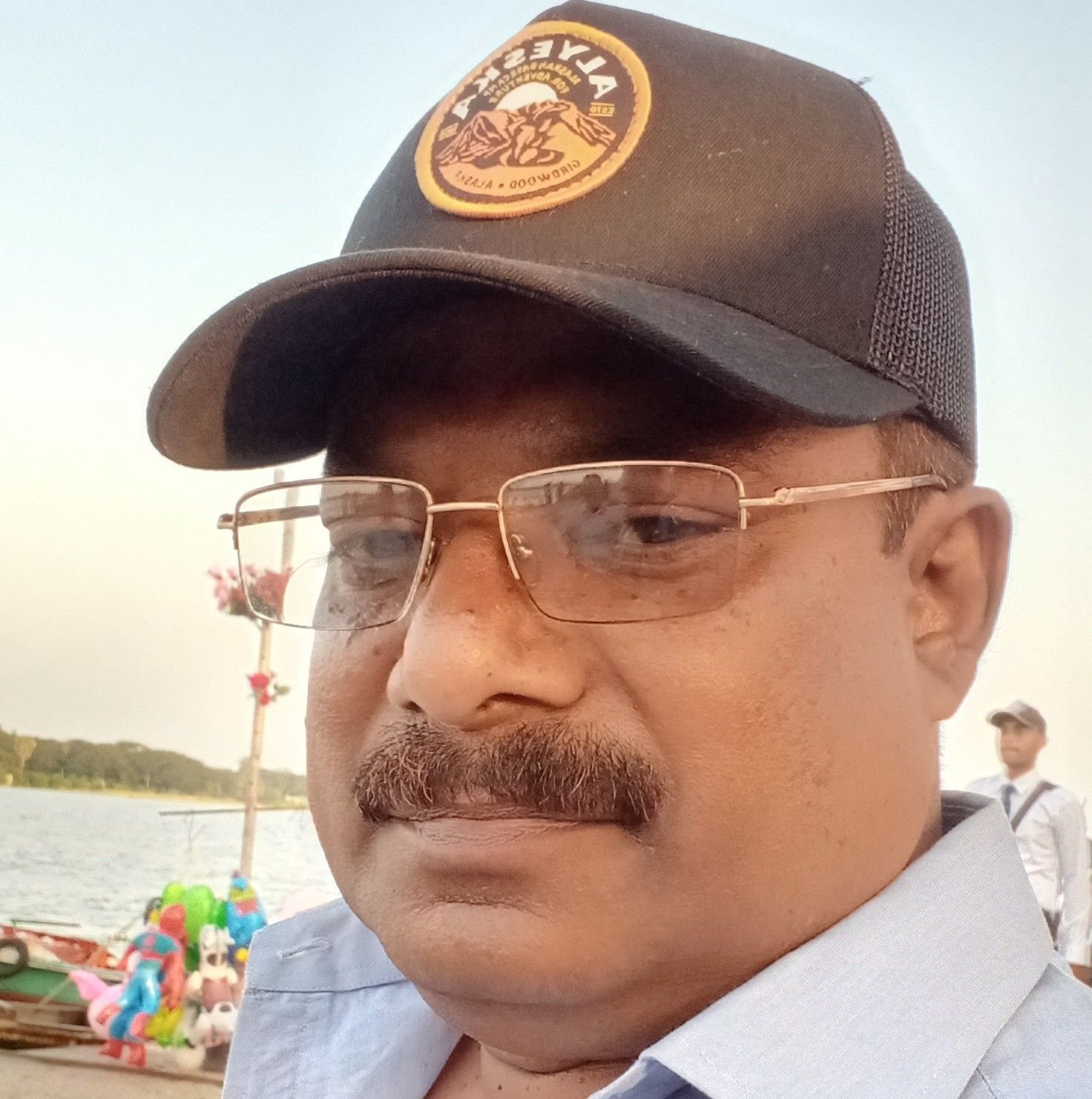 রঙ - আজ থেকে ফাতেমা আপাও এতিম হয়ে গেলেন। জিয়া পরিবার এই পরোপকারী