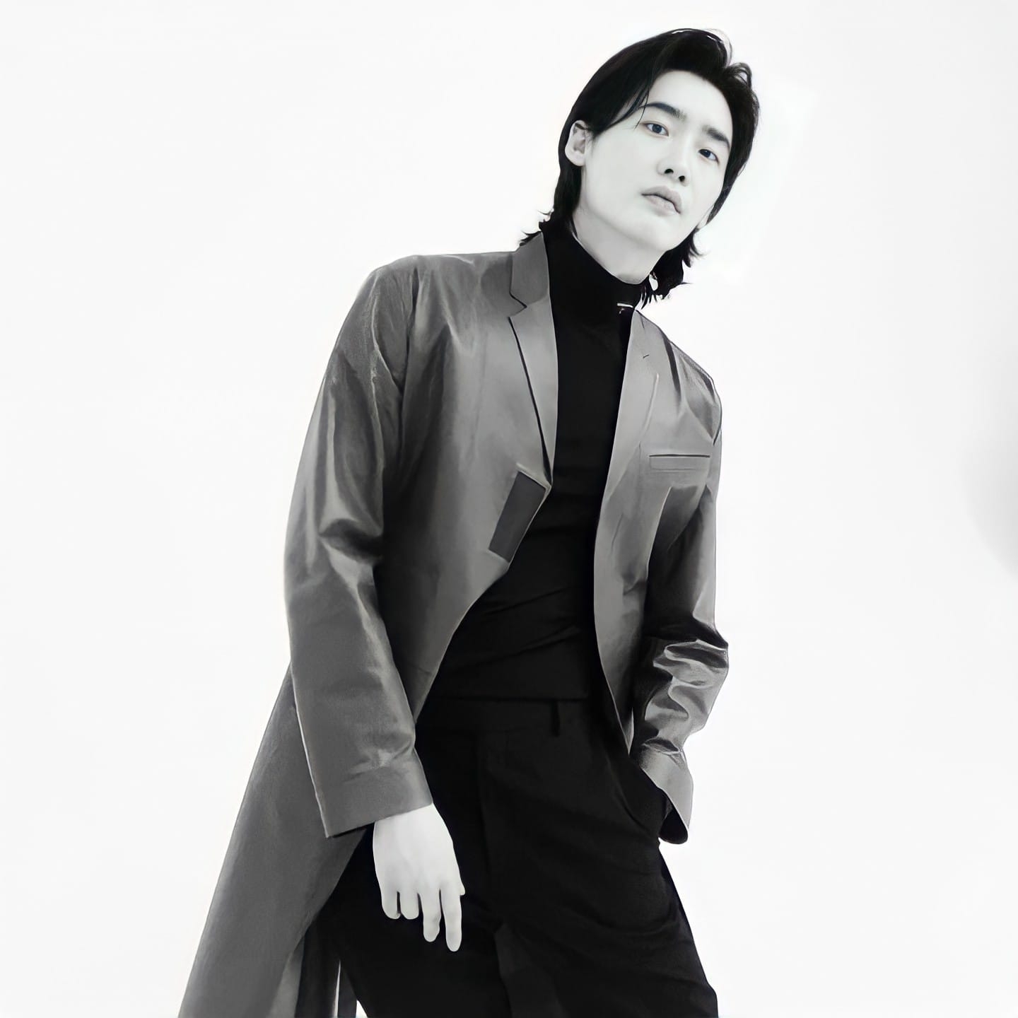 Lee Jong Suk (@jongsukiesofficialpage) • Facebook