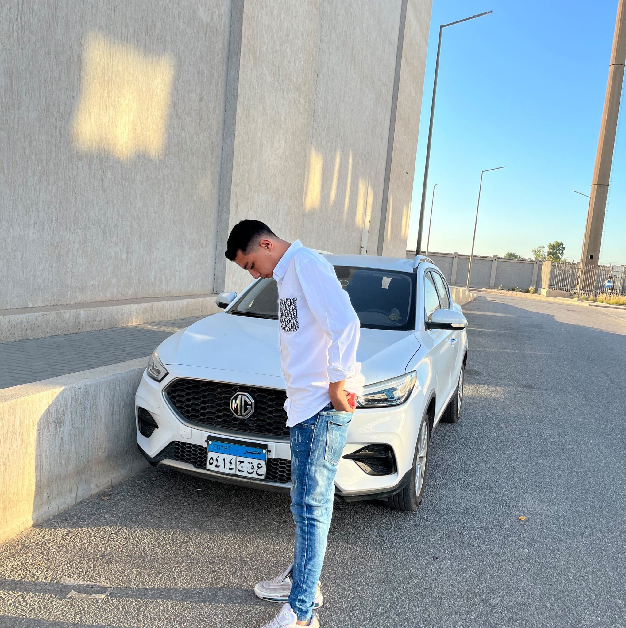 ALi Esam