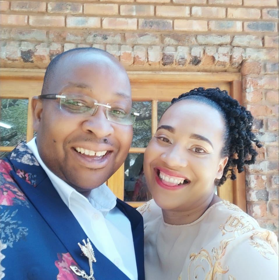 CHIVAYO FUNERAL UPDATES: SCOTT SAKUPWANYA BREAKS DOWN Wicknell Chivayo ...
