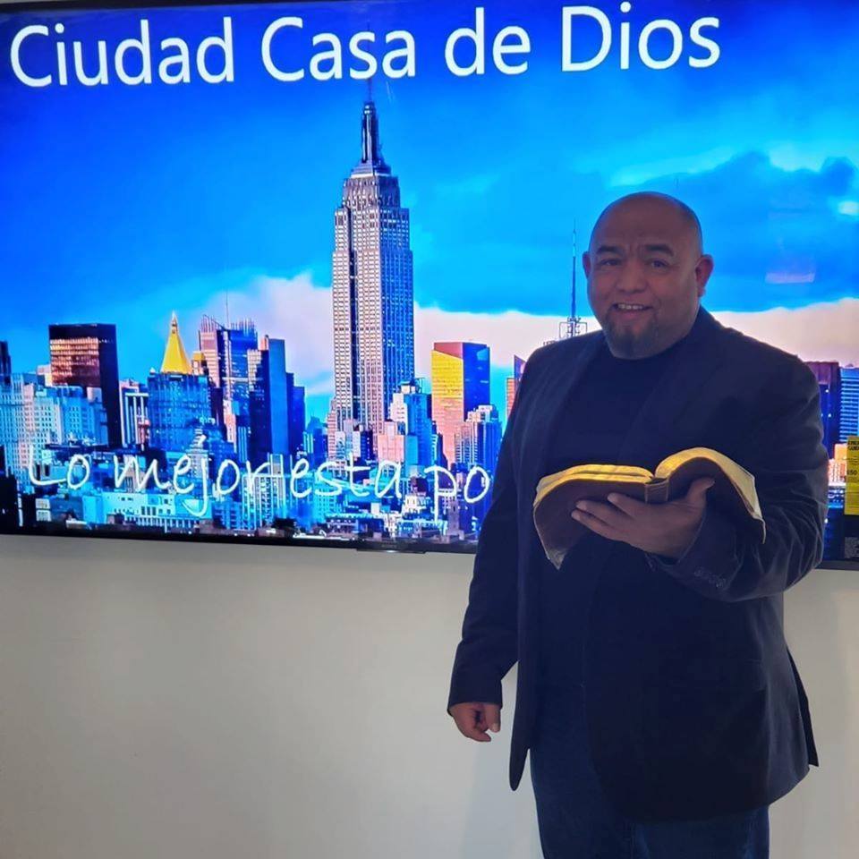 Pastor Raúl Martinez