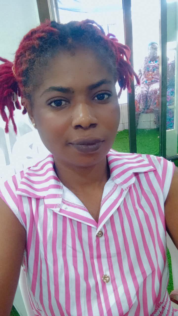 mono-rama-enflamme-le-plateau-de-showbuzz-avec-une-prestation-en-live
