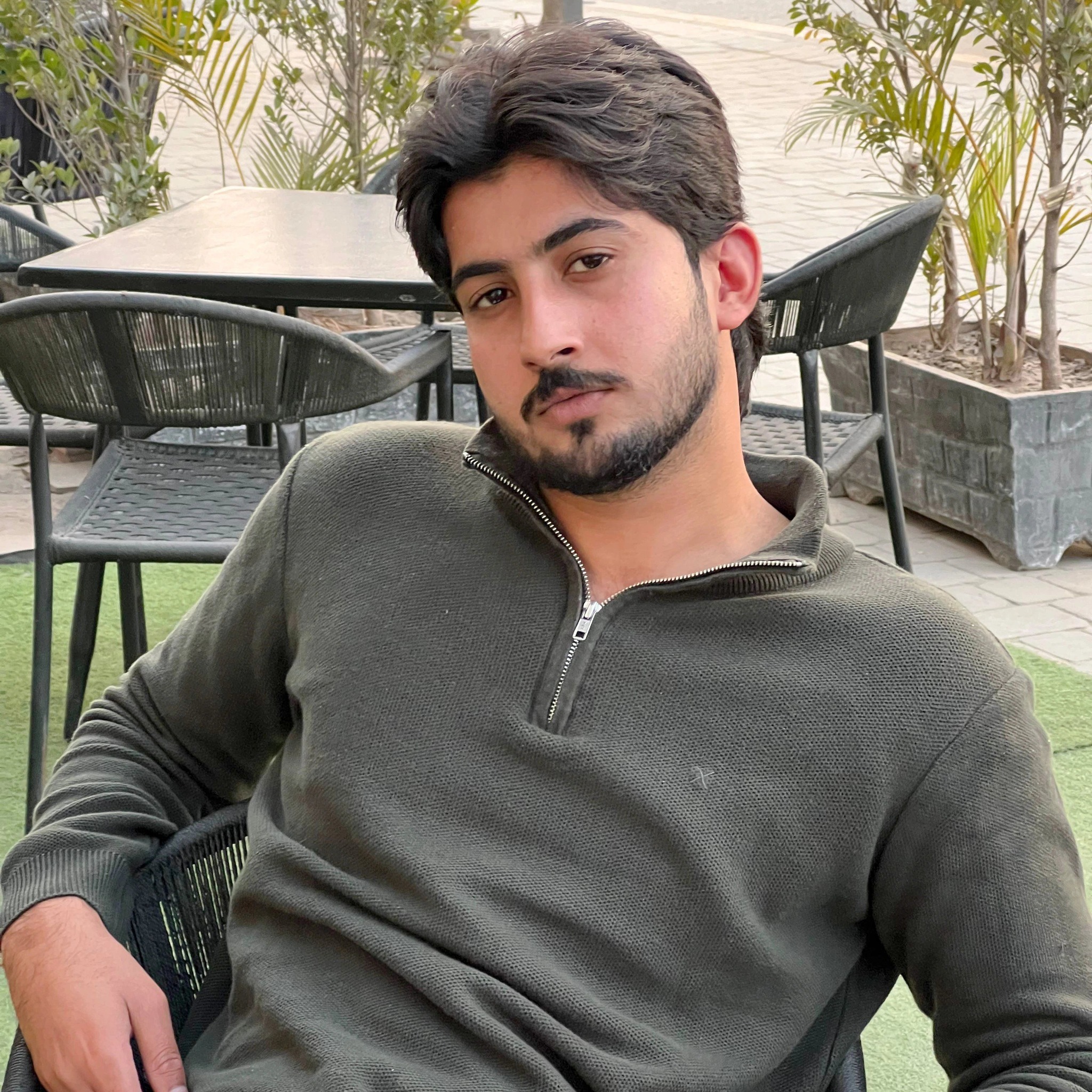 موصوف کا نام،پتہ و نمبر تاحال صیغۂ راز میں رکھا جارہا ہے تاکہ جناب کی ...