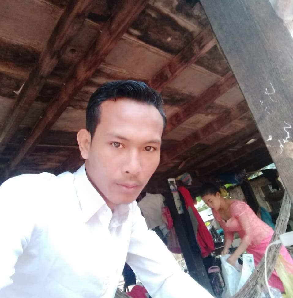 បង្ហោះឡើងវិញ | 김수연 | Facebook