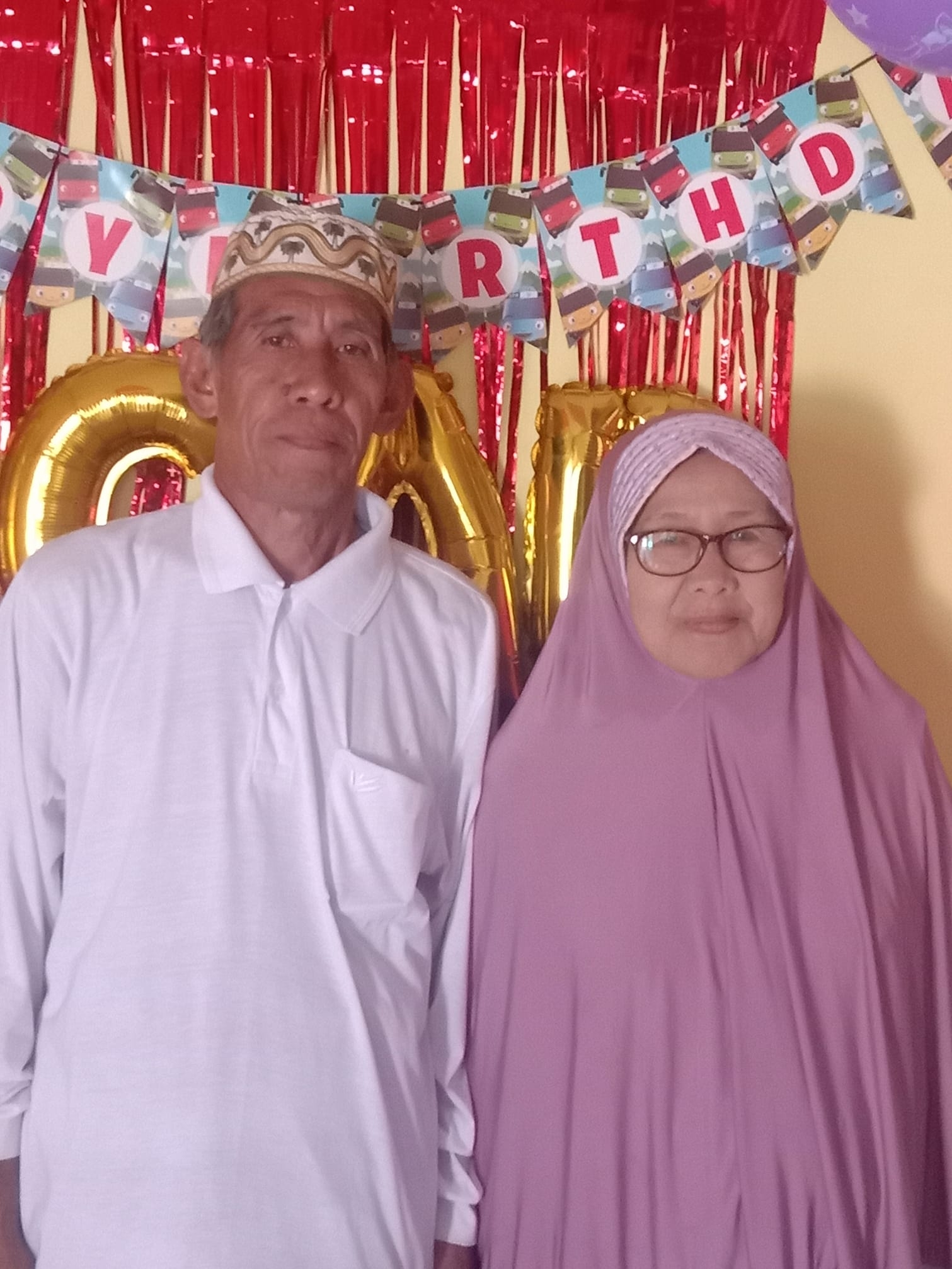 Kisah yang sangat memilukan😭 terlihat jelas kalau tatapan manten wanita ...