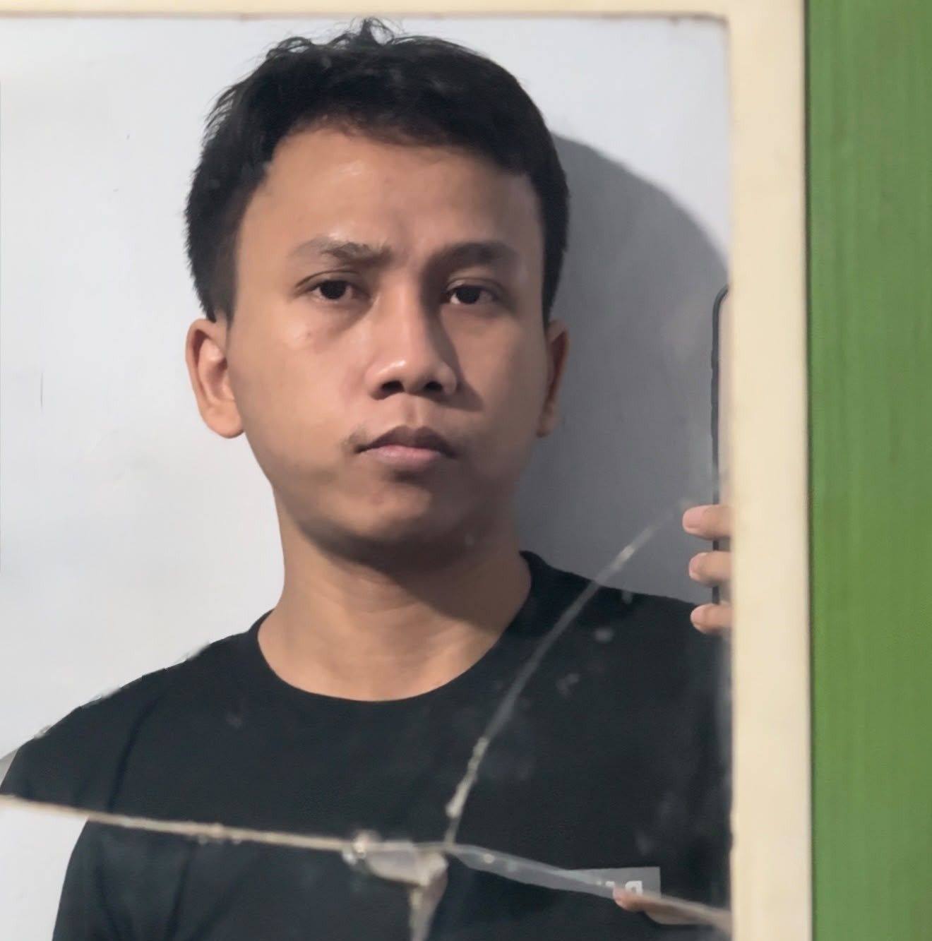 Hujatan Teknologi Indonesia (HTI) 🇮🇩 | Day one pake iPhone | Facebook