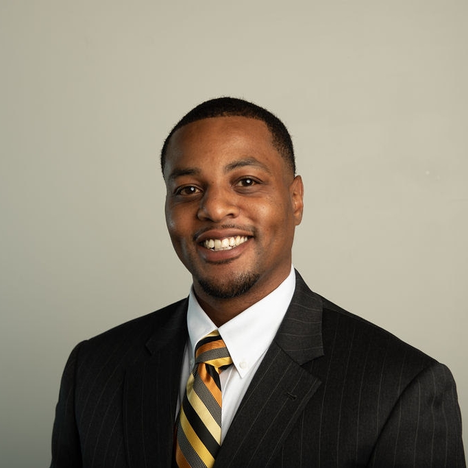 Romei Jones - Real Estate Agent