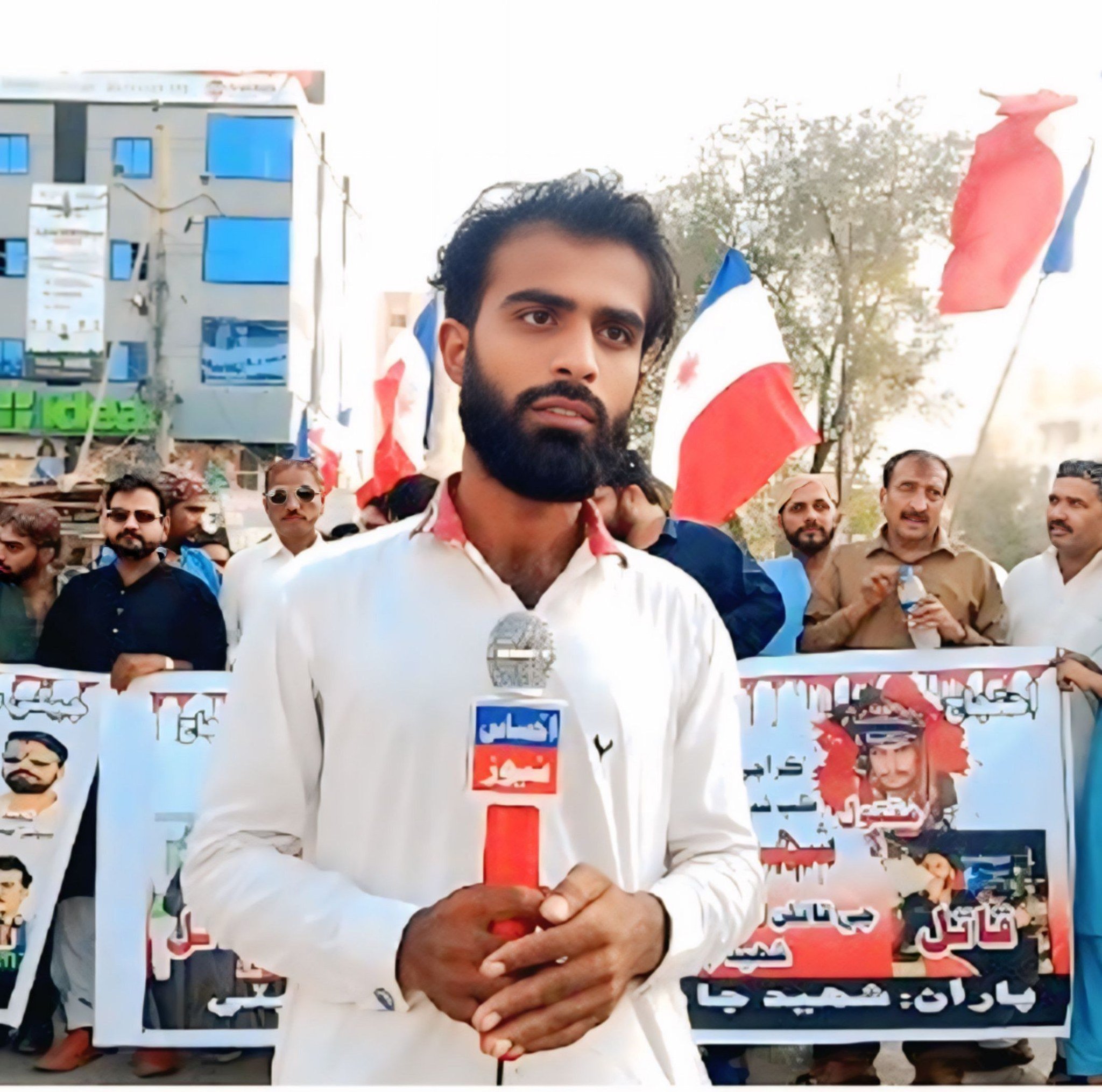 گرفتارين باوجود مٺي جا سوين ماڻهو عوامي سجاڳي مارچ ۾ نڪري آيا ...