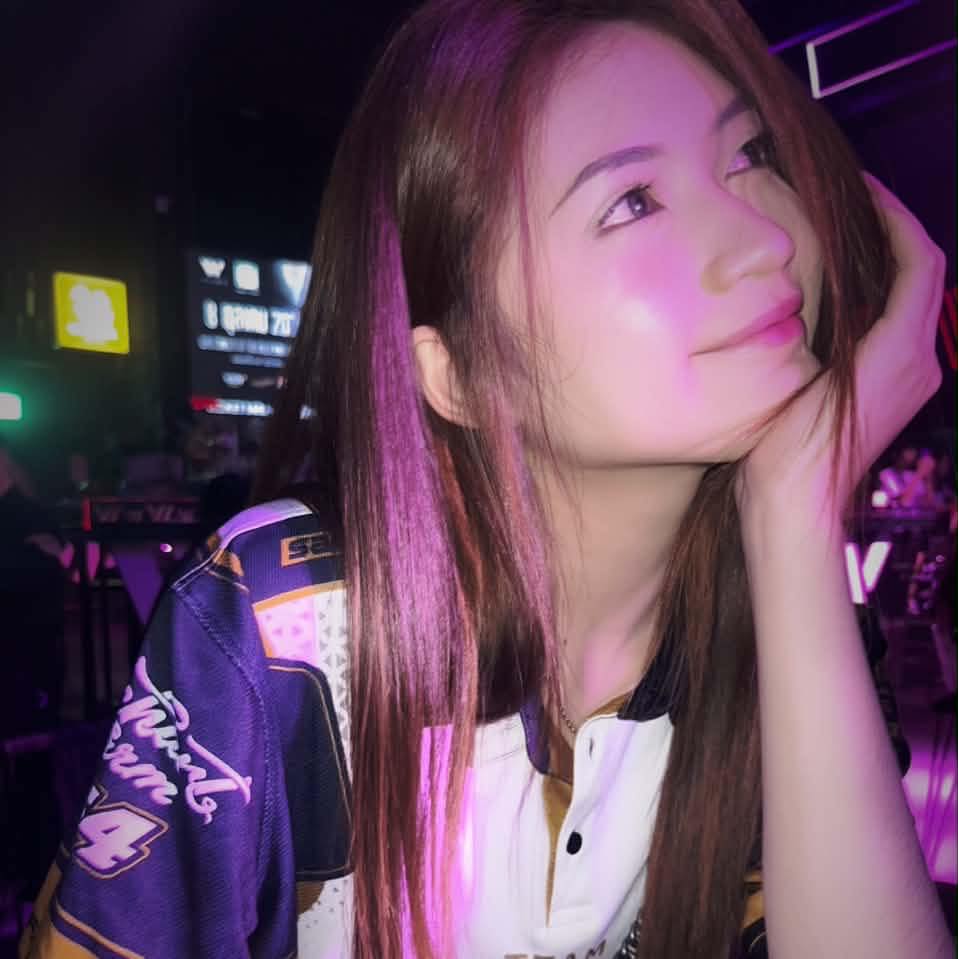 อีฟ ฟ. (@xif.f.639006) • Facebook, Connect with friends