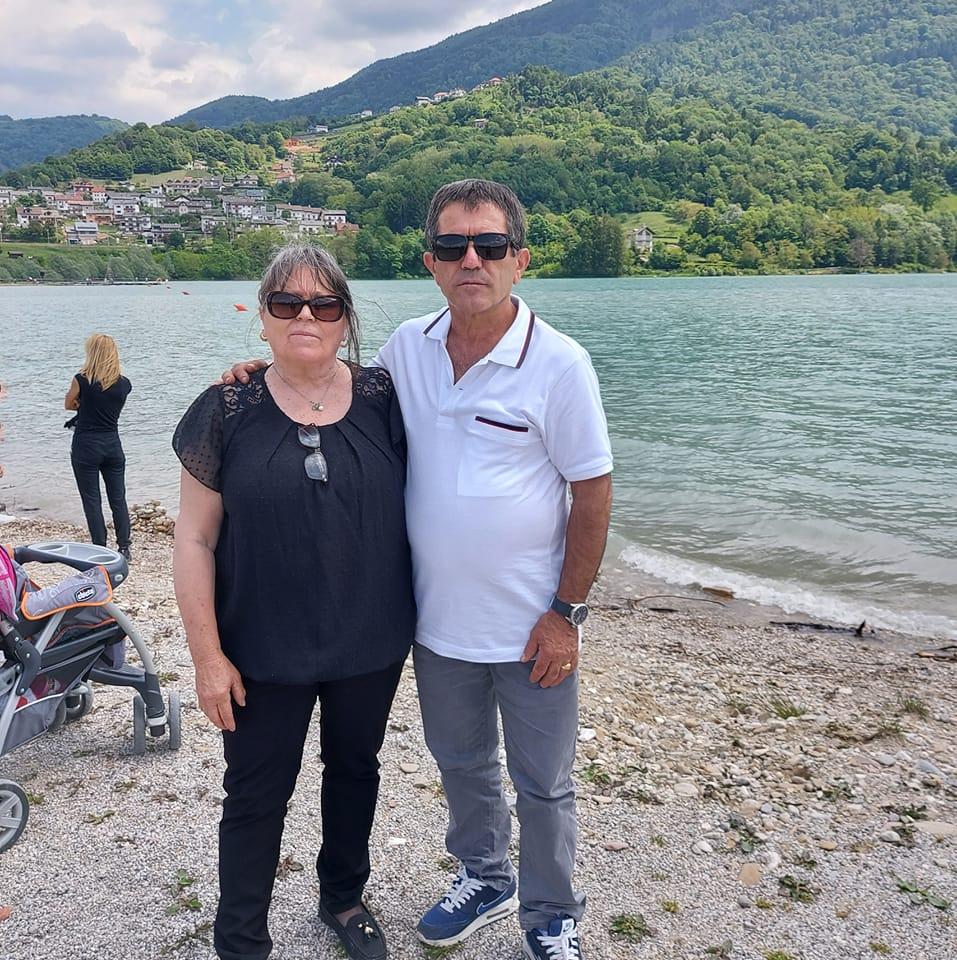 Pasi e shtyn, Belinda Balluku filmon stafin e Fiks Fare me celularin e ...