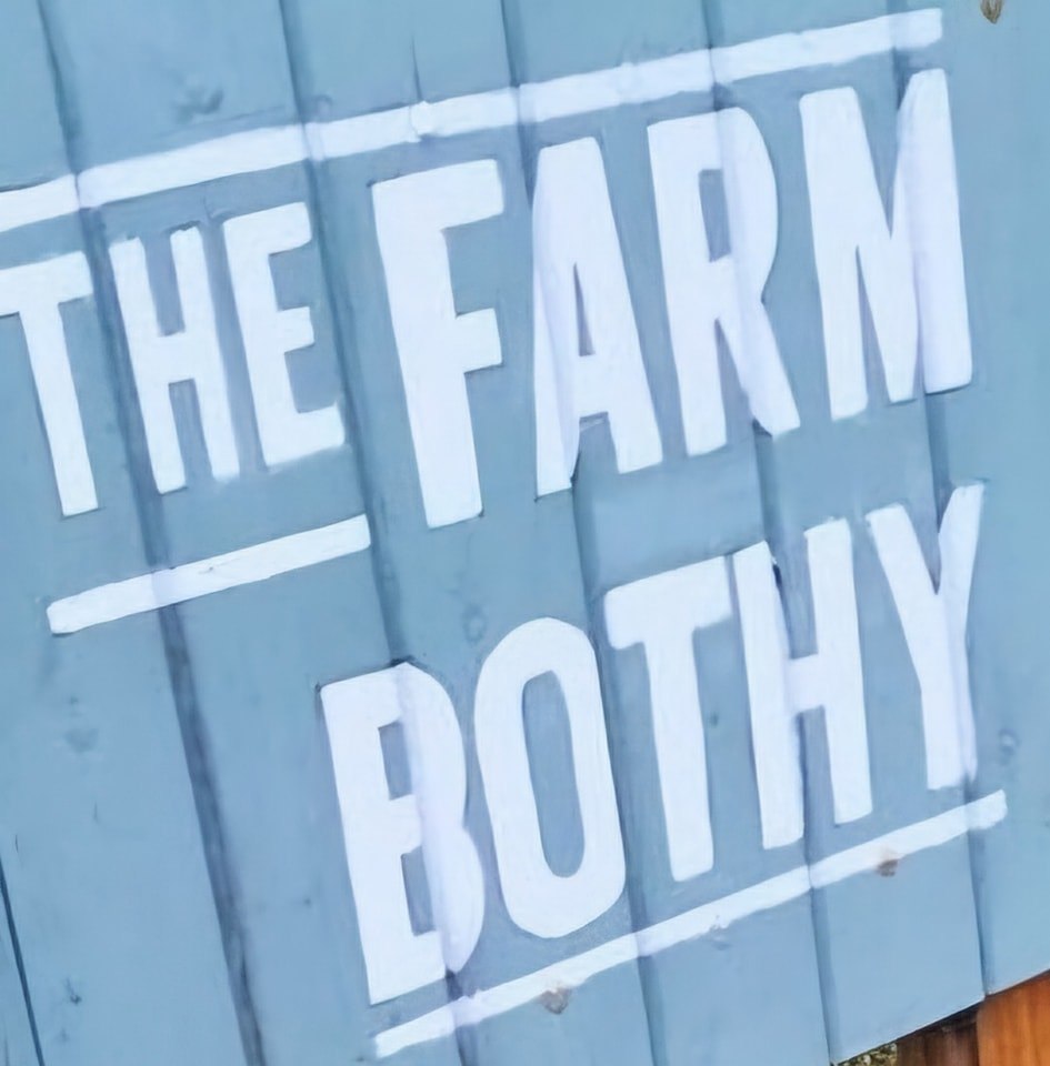 This weeks beautiful Spring Bouquets from The Farm Bothy are here ...