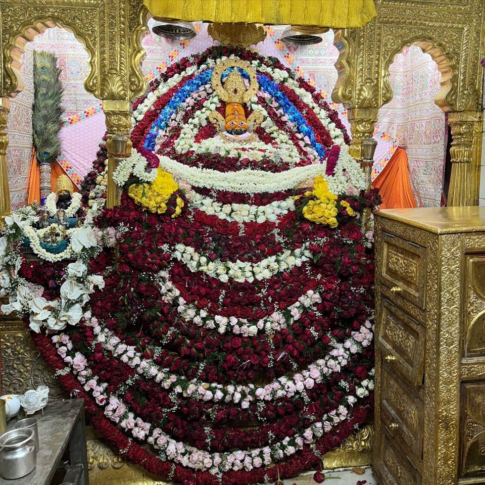 आज के दिव्य श्रृंगार दर्शन - सामोद बालाजी🙏🌸 आज 03 अक्टूबर, 2026 शनिवार ...