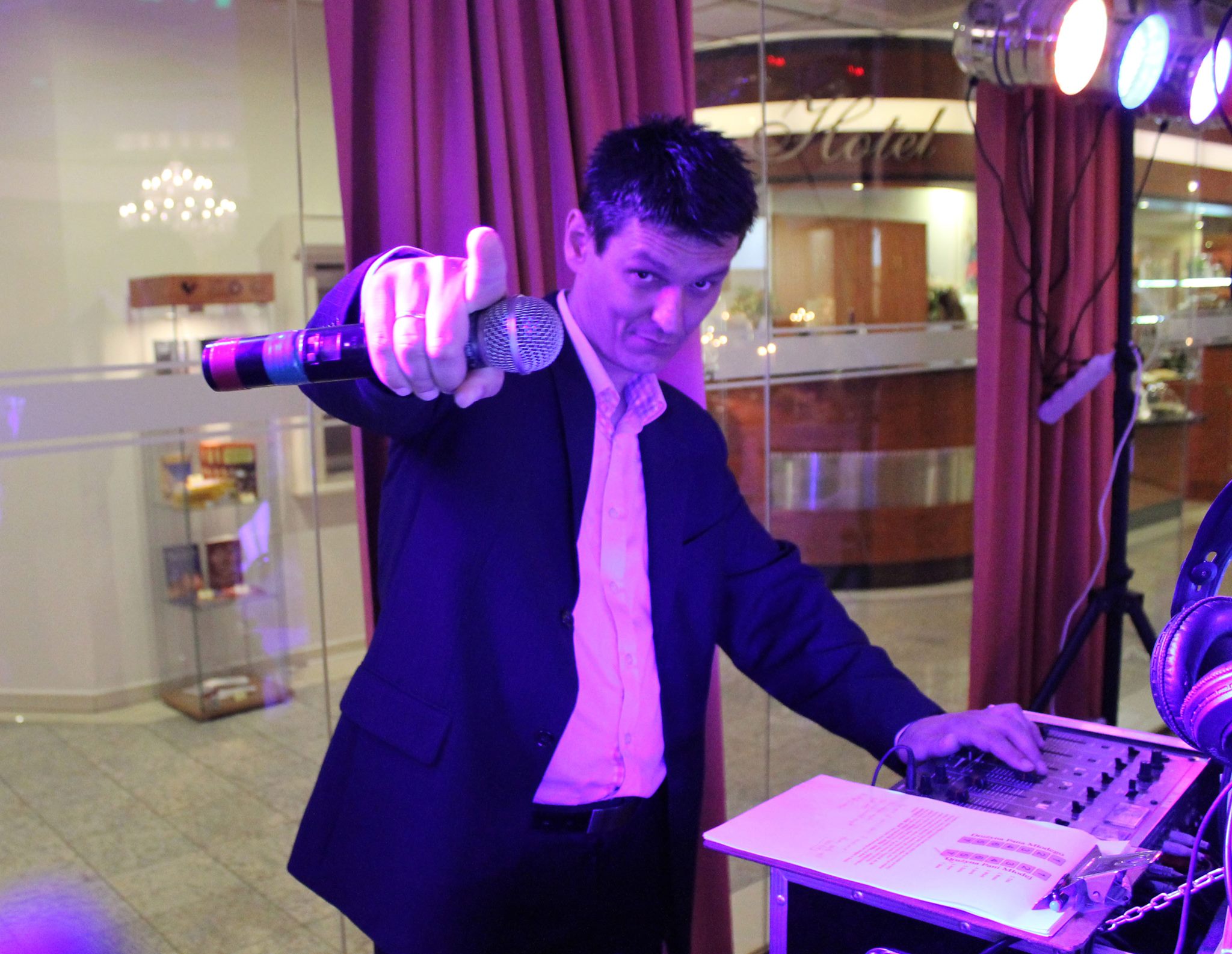 DJ Rafał Tomkiewicz - DJ na wesele Wrocław Opole Legnica