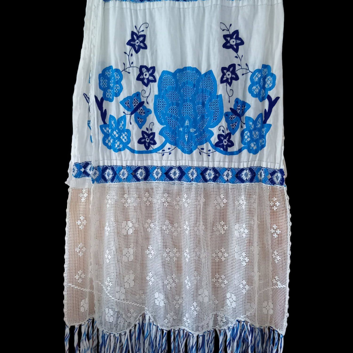 Ropa y joyería típica de Panamá