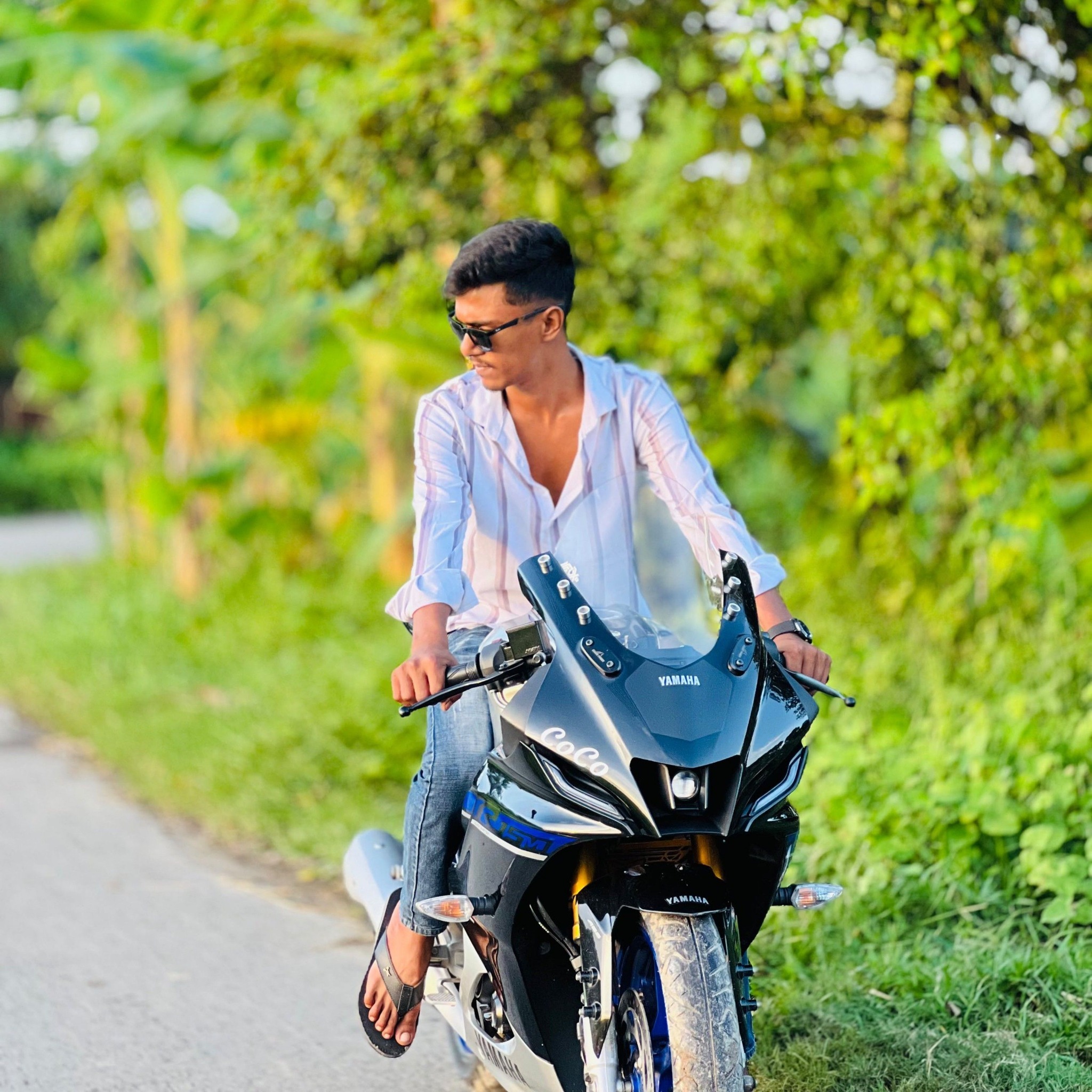 আরেকটু হলেই গেছিলাম 🌪️💨 | Âlëx Råbby | Facebook