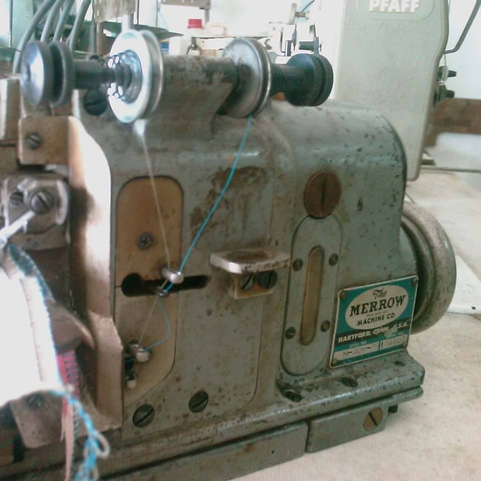 Patching machine for emblems with Merrow