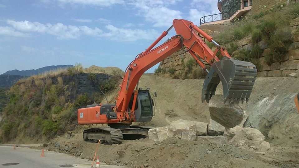 Excavaciones y colocacion de escolleras | Estepona